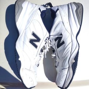New Balance 624 athletic shoes